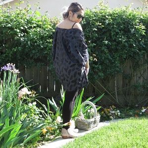 Honey Belle | Sweaters | Honey Belle Feather Print Kimono Oversized